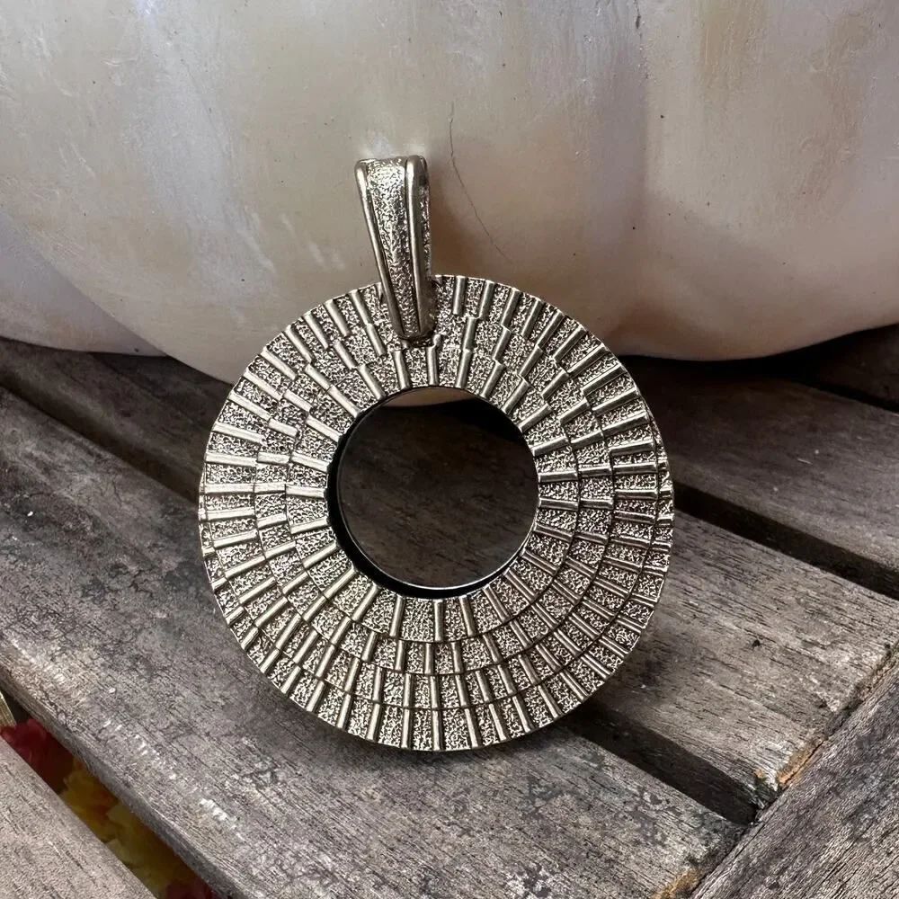 VintageโPremier Designs ReversibleโPendant